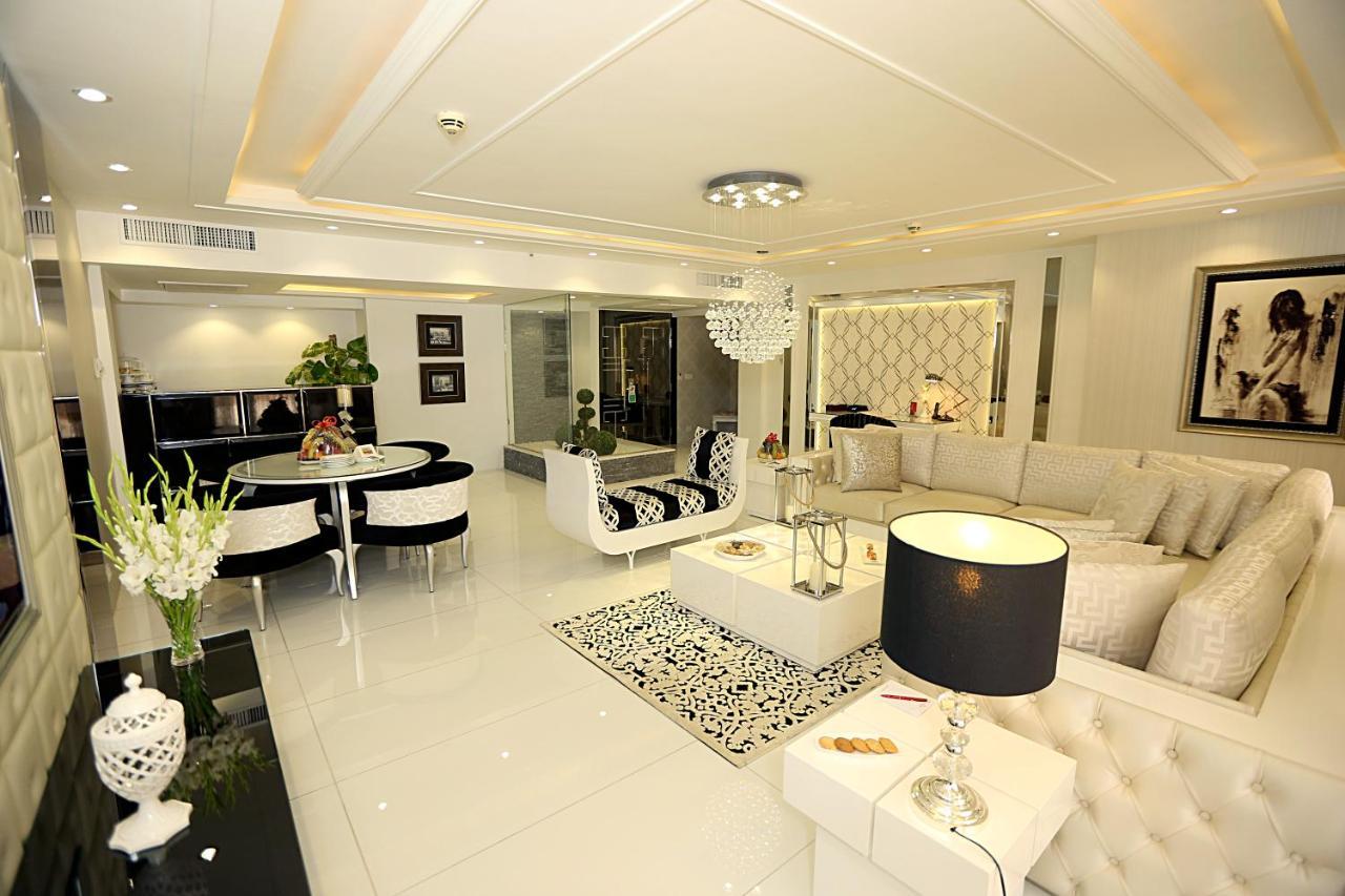 Hotel Ramada By Wyndham Multan Esterno foto