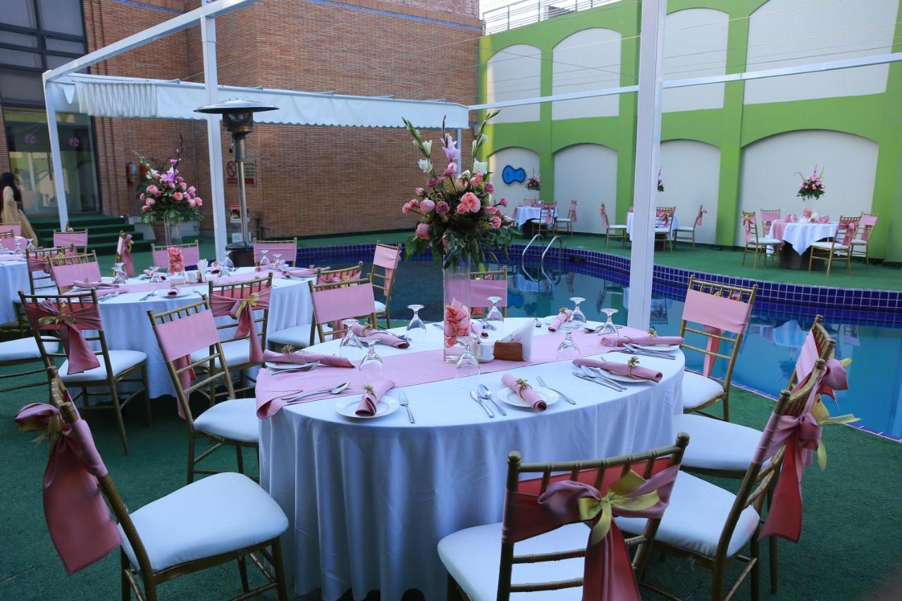 Hotel Ramada By Wyndham Multan Esterno foto