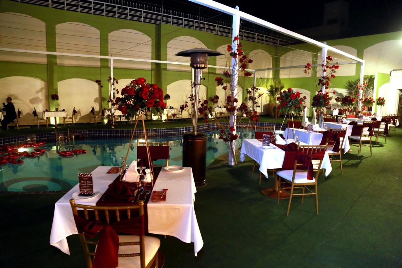 Hotel Ramada By Wyndham Multan Esterno foto