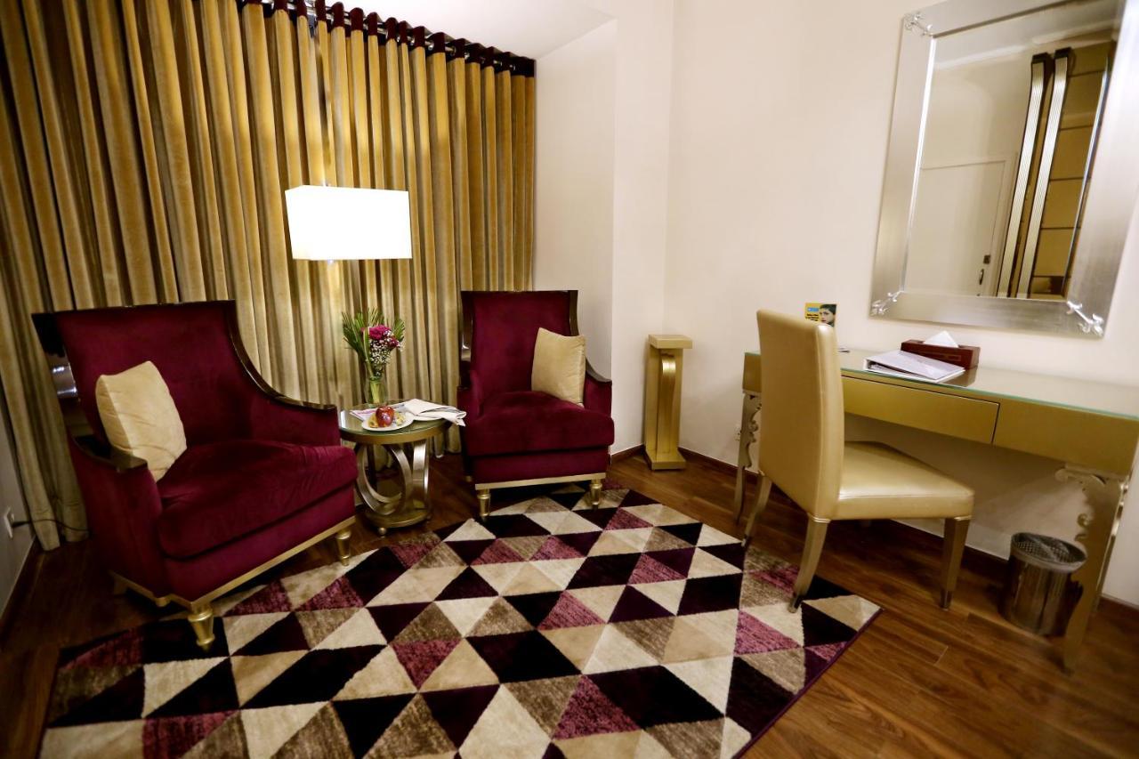 Hotel Ramada By Wyndham Multan Esterno foto