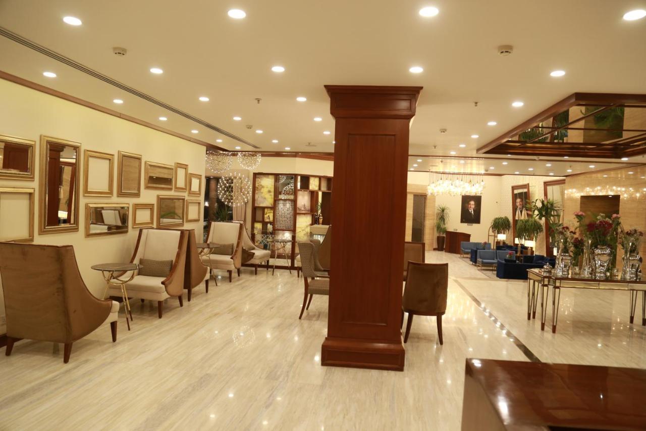 Hotel Ramada By Wyndham Multan Esterno foto