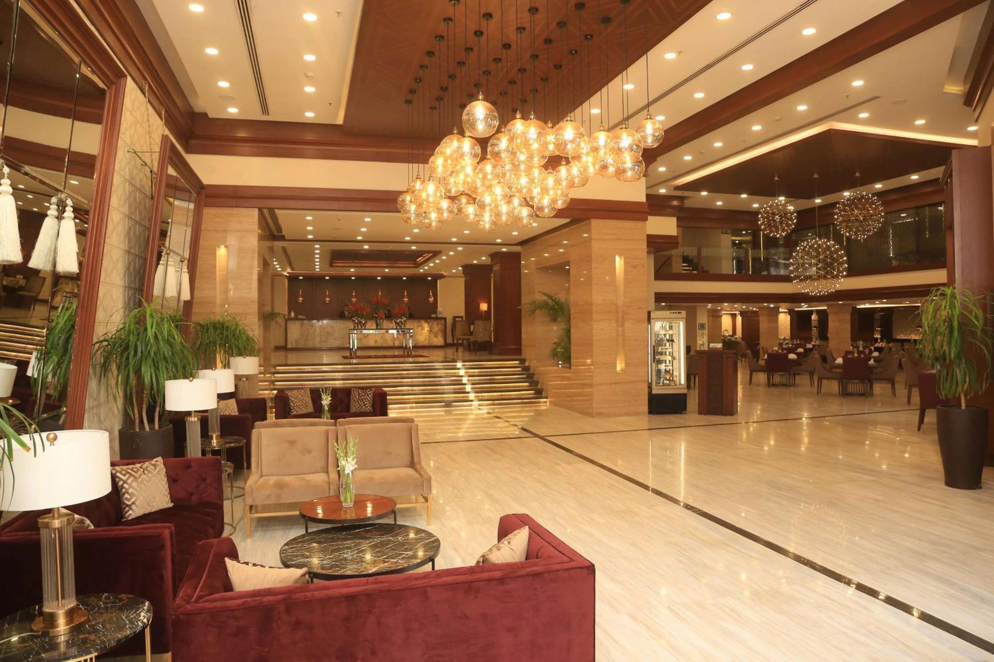 Hotel Ramada By Wyndham Multan Esterno foto
