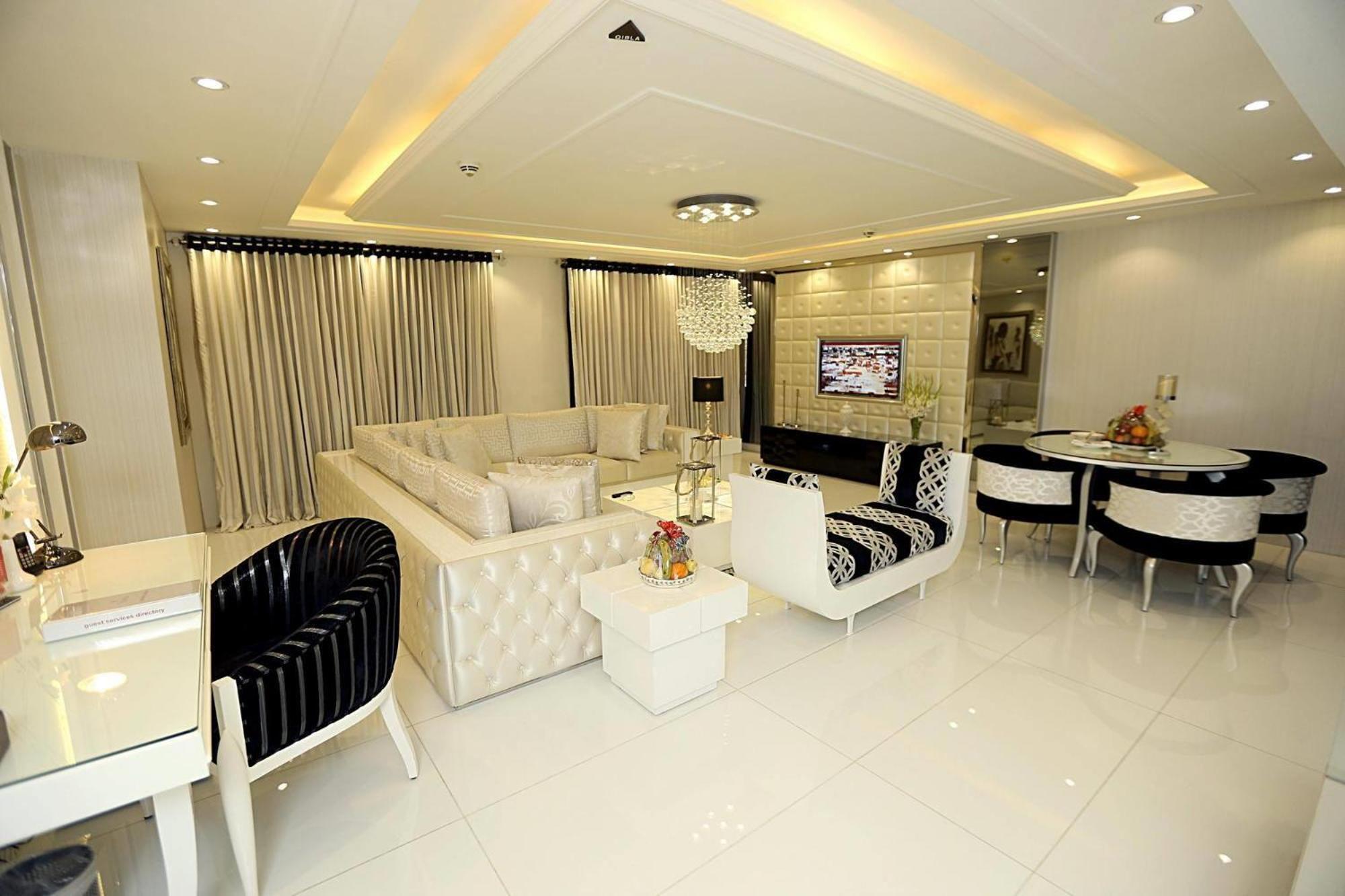 Hotel Ramada By Wyndham Multan Esterno foto